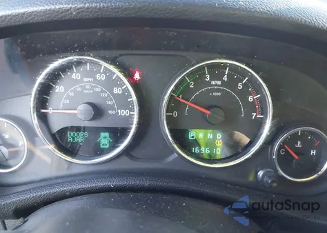 2011 Jeep Wrangler Unlimited Sport z USA, uszkodzony, nr VIN 1J4BA3H15BL595976